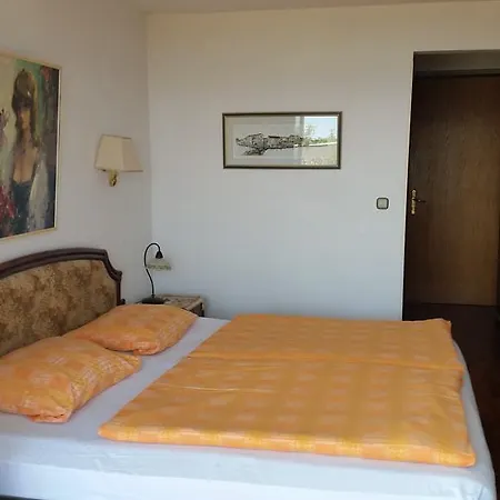 Marlis Guest house
